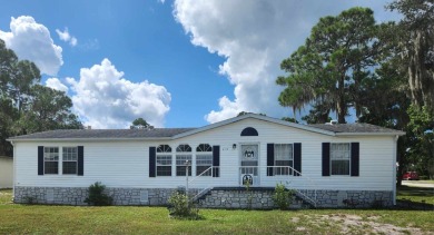 Lake Home For Sale in Leesburg, Florida