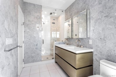 Nestled in the exclusive Hampton Court & Marina community at 580 - photo 15