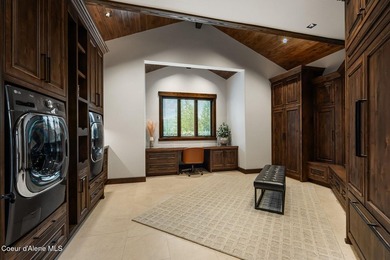 Arriving through a private gated hillside enclave just east of - photo 26