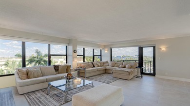 Bright, Airy corner unit in the newly renovated Galt Ocean - photo 2