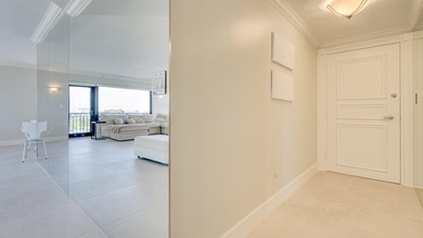Bright, Airy corner unit in the newly renovated Galt Ocean - photo 3