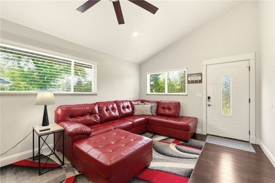 This Beaver Lake property has it all! A fully furnished home - photo 11