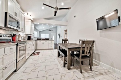 This Beaver Lake property has it all! A fully furnished home - photo 12