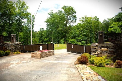 WELCOME TO THE POINTE. This lot features both the beauty of - photo 15