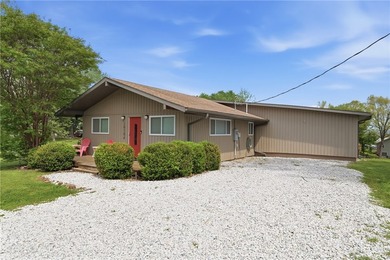 This Beaver Lake property has it all! A fully furnished home - photo 30