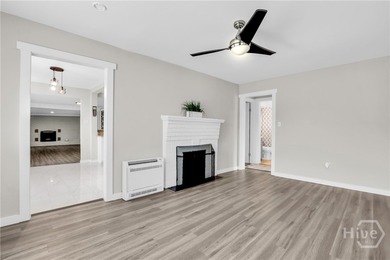 Charming Updated Bungalow with studio apartment on 3 Lots! - photo 9