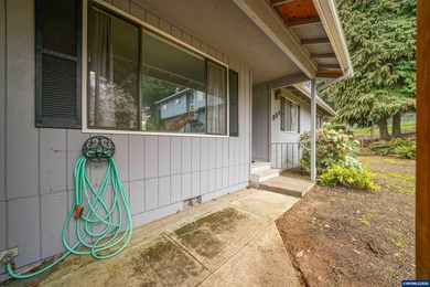Accepted Offer with Contingencies. Lovely home with attention to - photo 3