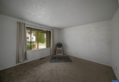Accepted Offer with Contingencies. Lovely home with attention to - photo 7