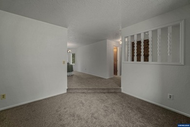 Accepted Offer with Contingencies. Lovely home with attention to - photo 8