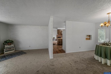 Accepted Offer with Contingencies. Lovely home with attention to - photo 10