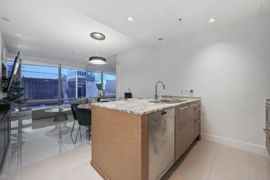 Situated on the 34th floor of the Hyatt, the tallest buildings - photo 10