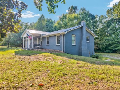Center Hill Lake Home For Sale in Smithville Tennessee