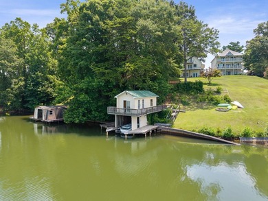Welcome to lakefront living on Lyman Lake. This 2,796 sq. ft - photo 3