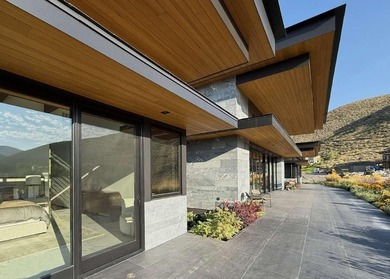 Stunning single-level Mountain Modern home with exceptional - photo 11
