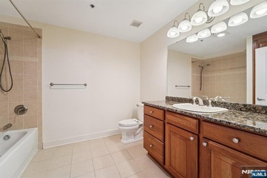 BEAUTIFUL 2 BEDROOM, 2 BATHROOM CONDO ON THE HUDSON WITH DIRECT