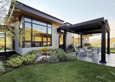 Stunning single-level Mountain Modern home with exceptional - photo 44