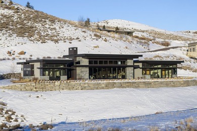 Stunning single-level Mountain Modern home with exceptional - photo 48