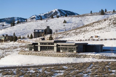 Stunning single-level Mountain Modern home with exceptional - photo 50
