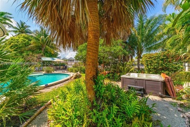 BEST PRICED 7 BED WATERFRONT PROPERTY WITHIN AT LEAST 10 MILES! - photo 8