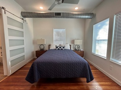 Single story 1920's cottage renovated to be a 3/2 with full - photo 12