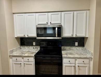 Simply Stunning!! Sought after and rarely available 3 bed 2 bath - photo 15