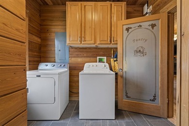 Perfect dual lifestyle of lake life and everyday living made - photo 16