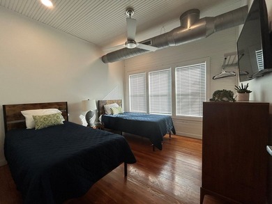 Single story 1920's cottage renovated to be a 3/2 with full - photo 17