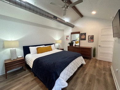 Single story 1920's cottage renovated to be a 3/2 with full - photo 21