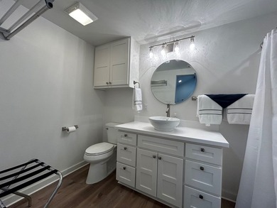 Single story 1920's cottage renovated to be a 3/2 with full - photo 23