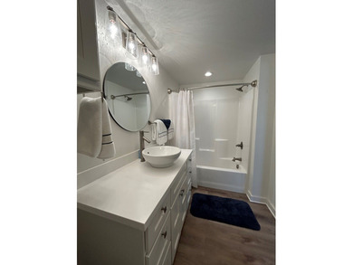 Single story 1920's cottage renovated to be a 3/2 with full - photo 25