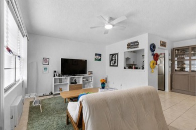 Spacious 1 bedroom, 1.5 bath second floor unit in the desirable - photo 6