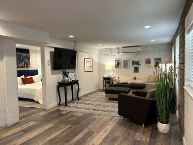 Single story 1920's cottage renovated to be a 3/2 with full - photo 27
