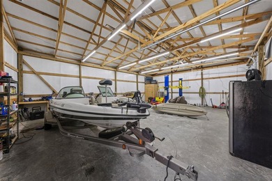 Perfect dual lifestyle of lake life and everyday living made - photo 27