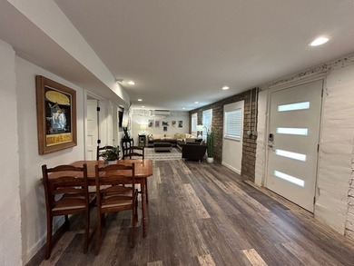 Single story 1920's cottage renovated to be a 3/2 with full - photo 29