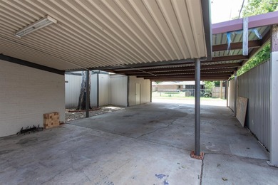 Completely updated 4BR, 2BA home near Lake Wichita! Open floor - photo 34