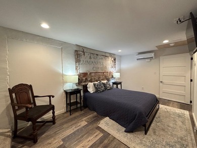 Single story 1920's cottage renovated to be a 3/2 with full - photo 36