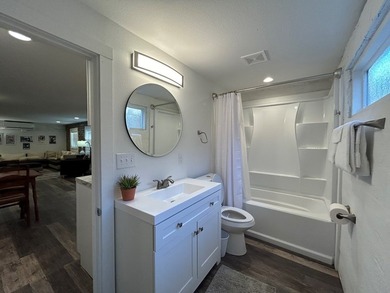 Single story 1920's cottage renovated to be a 3/2 with full - photo 39