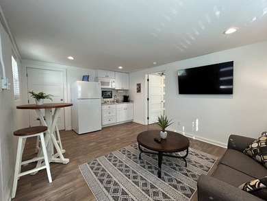 Single story 1920's cottage renovated to be a 3/2 with full - photo 41