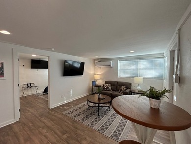 Single story 1920's cottage renovated to be a 3/2 with full - photo 42