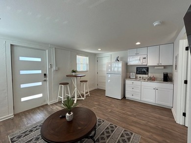 Single story 1920's cottage renovated to be a 3/2 with full - photo 44
