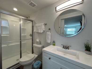Single story 1920's cottage renovated to be a 3/2 with full - photo 48