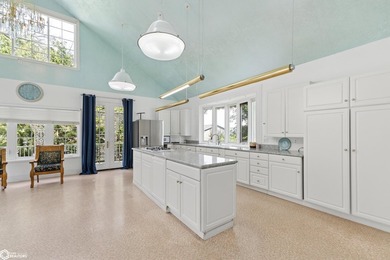 Perfectly positioned on Clear Lake's desirable south shore, this - photo 6