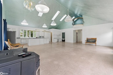 Perfectly positioned on Clear Lake's desirable south shore, this - photo 8