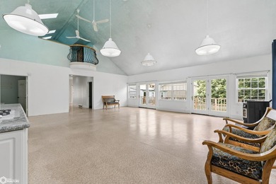 Perfectly positioned on Clear Lake's desirable south shore, this - photo 9