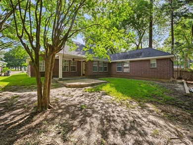 Welcome home to this beautifully updated 3-bedroom, 2-bath home - photo 25