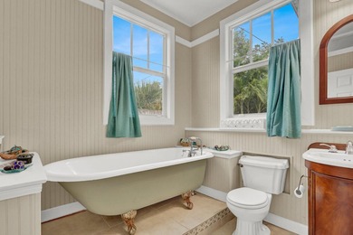 Charming coastal bungalow ideally located just mins from the - photo 23