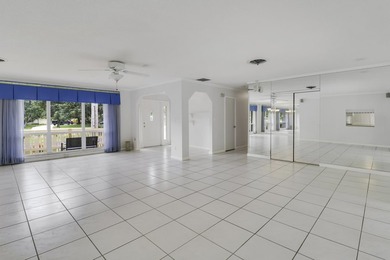 Don't miss this sprawling 3-bedroom, 2-bath CBS home, newly - photo 26