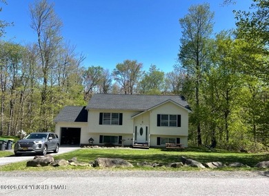 (private lake, pond, coastal) Home For Sale in Tobyhanna Pennsylvania