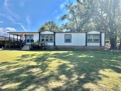 Lake Texoma Home For Sale in Kingston Oklahoma