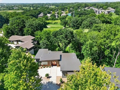 Architecture meets golf course luxury. Perched along the 14th - photo 12